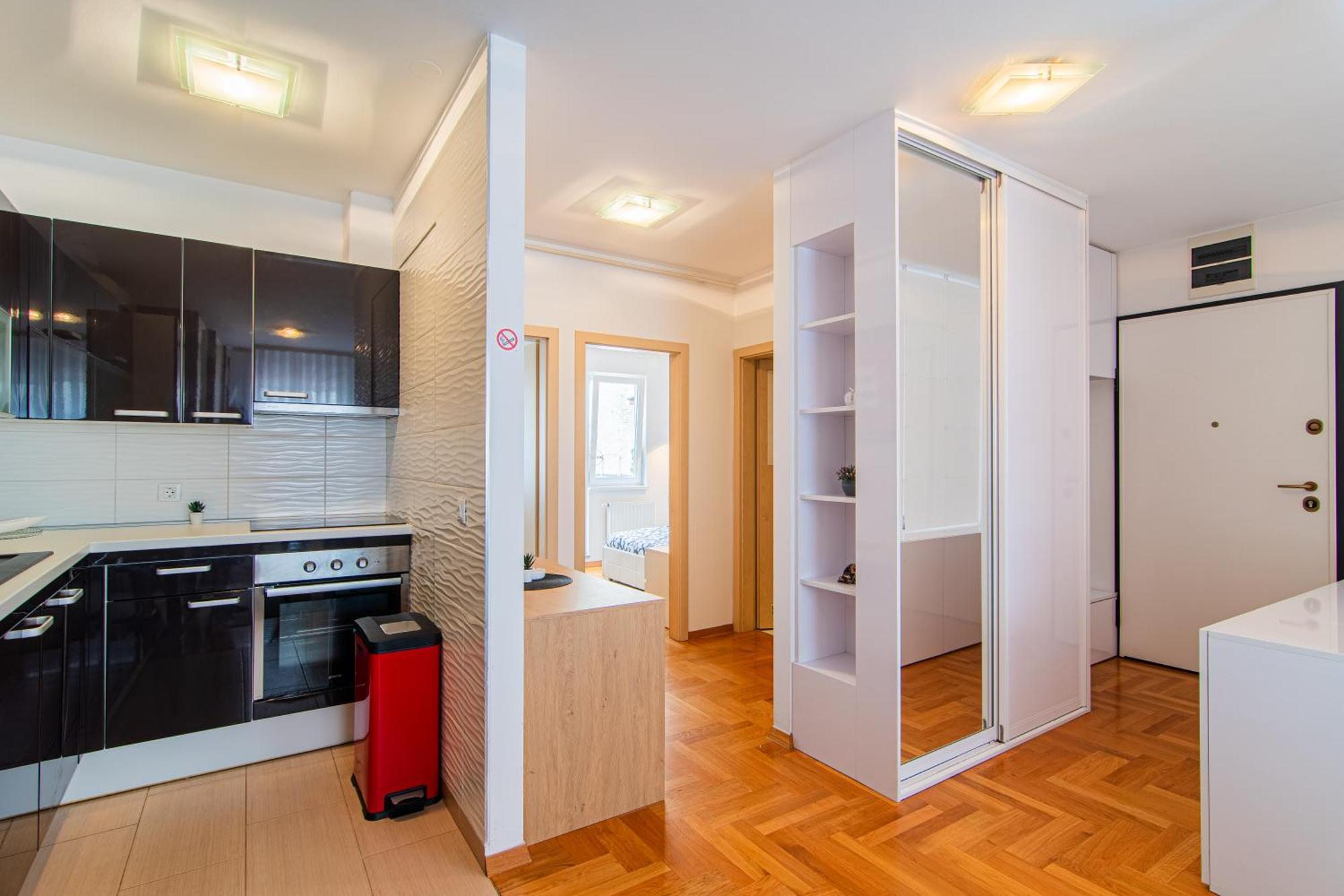 Flexible Selfcheckins 97 - Zagreb - Garden - Parking- Loggia - 2 Bedrooms Exterior foto